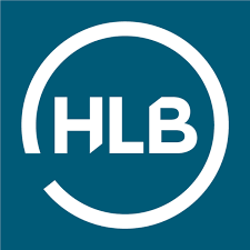 Het logo van HLB Den Hartog op een blauwe achtergrond.